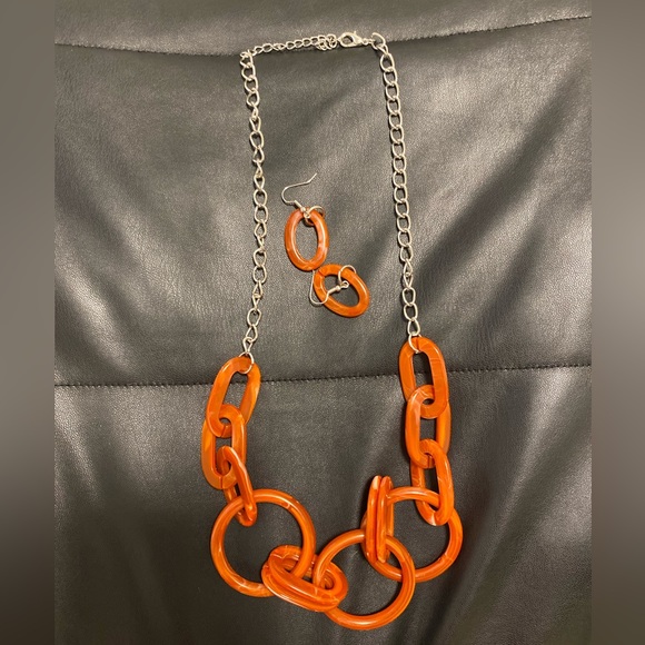 Beautiful Necklace matched with the earrings 😍at Low price!!!! - Picture 1 of 2